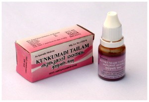 Kinh nghiệm sử dụng serum Kunkumadi tailam của mẹ bỉm sữa